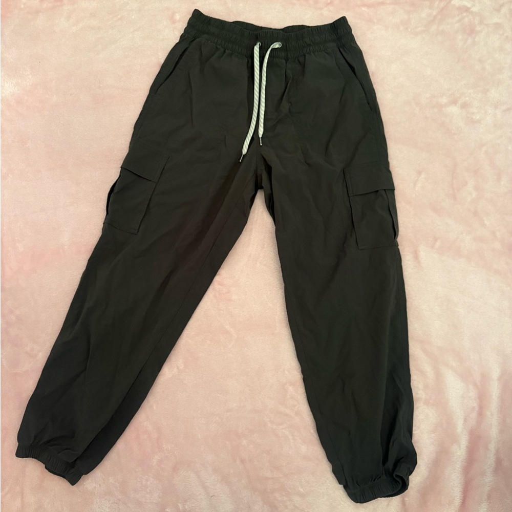 Vuori women’s cargo joggers